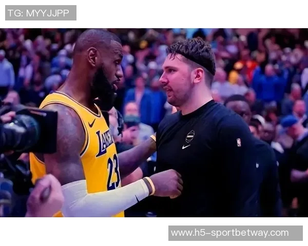 巴克利指出东契奇与詹姆斯防守不足湖人需其他球员积极补位提升防守力度 巴克利指出东契奇与詹姆斯防守不足湖人需其他球员积极补位提升防守力度